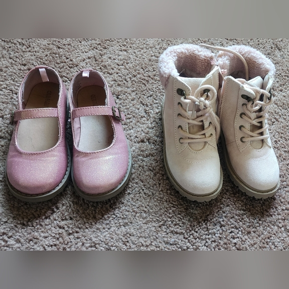 Shoe Set - Picture 1 of 6